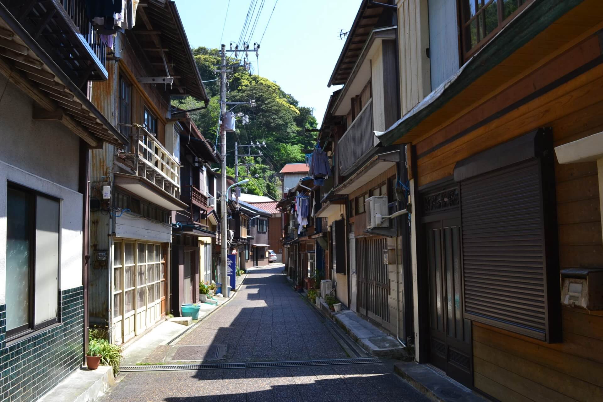 伊豆大島の伝統的な街並み波浮港